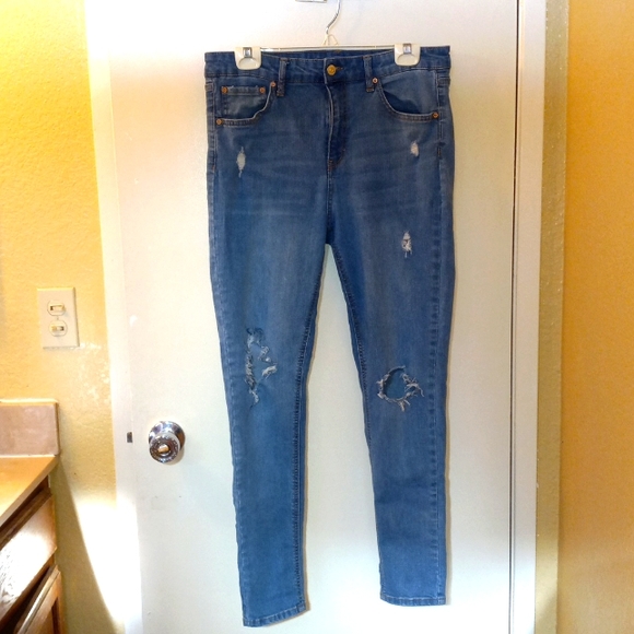 Wild Fable Distressed Jeans 👖 - Picture 1 of 3